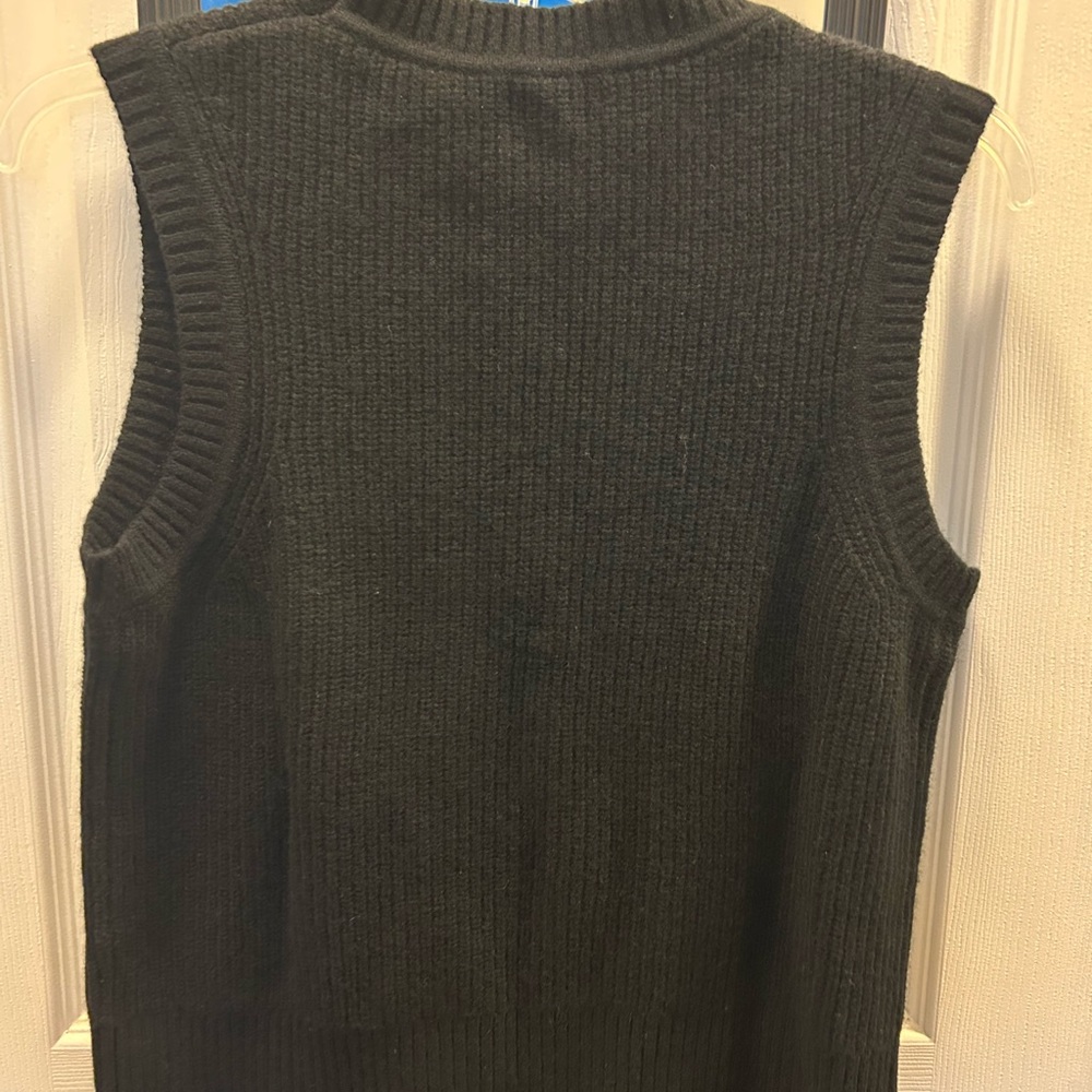 Quince Mongolian Cashmere Black Button-Up Knit Vest BNWOT size Medium - Picture 4 of 5